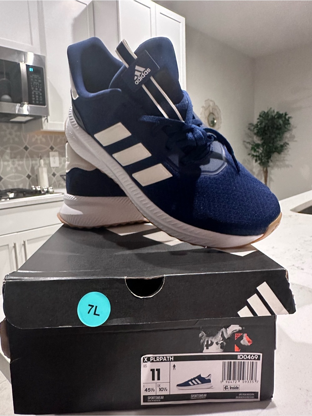 adidas Men’s Navy & White Sneakers- brand new